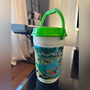Vintage Disney jungle Cruise popcorn bucket with green lid 1992/1993